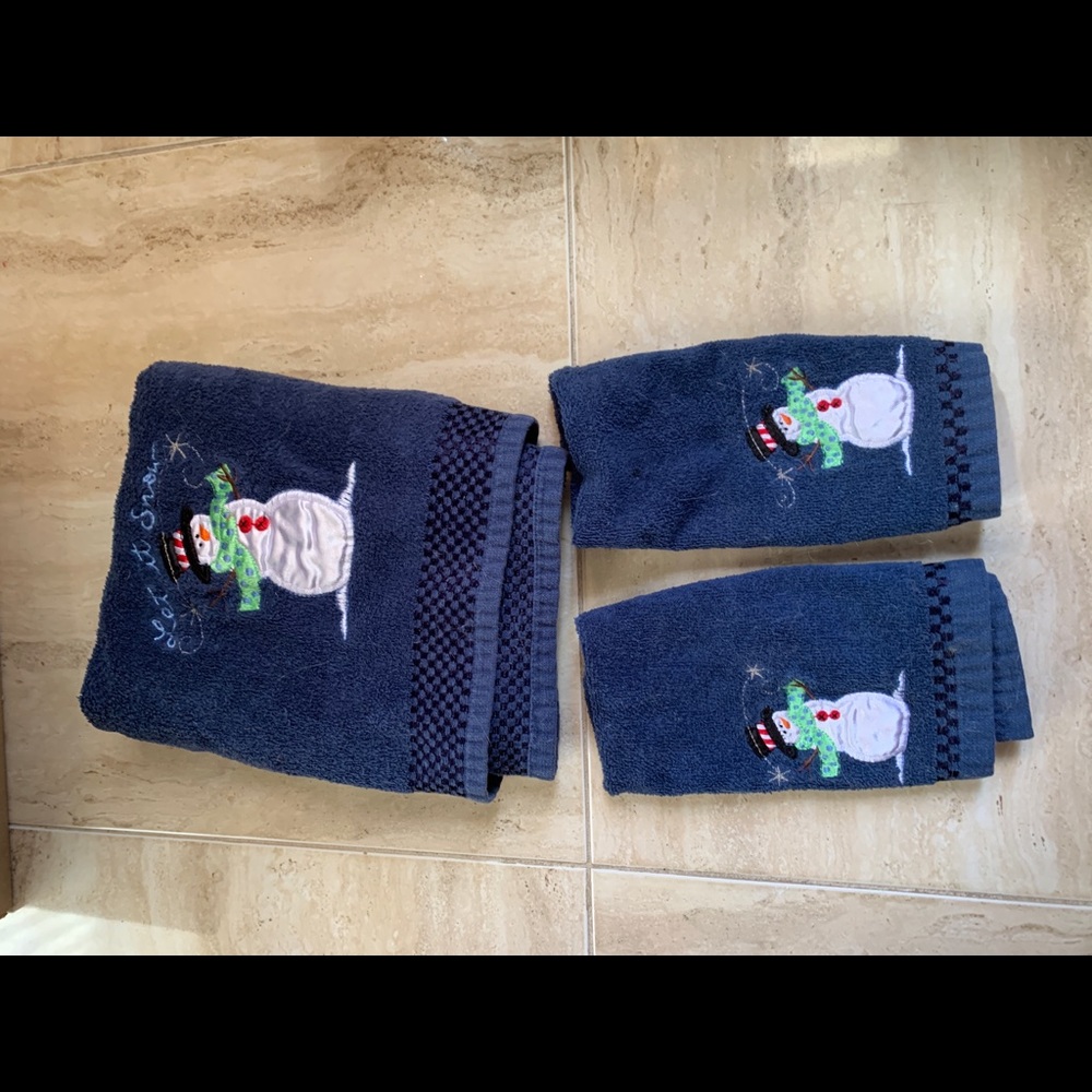 Christmas bathroom towels